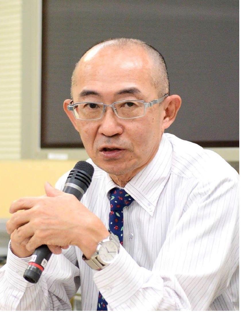 河井教授(HP用).jpg